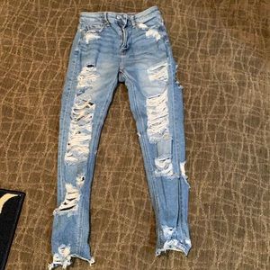 American Eagle distressed Mom Jean